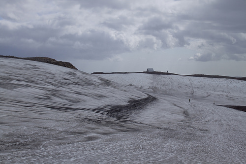 Approaching Ultivist hut